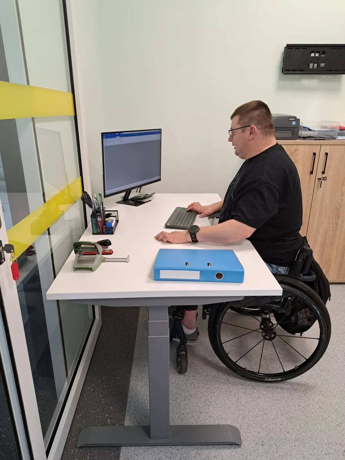 Zajęcia z instruktorami — rehabilitacja w praktyce — zdjęcie